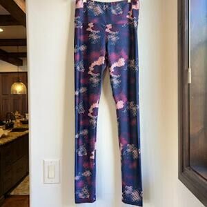 Goldsheep Leggings Women's Sz M Pink Purple Blue Pattern Athleisure Made in USA